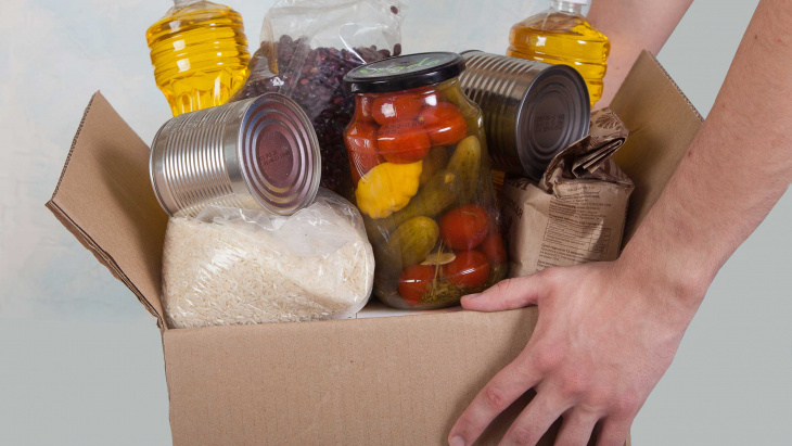 Provisions de secours et approvisionnement économique du pays 