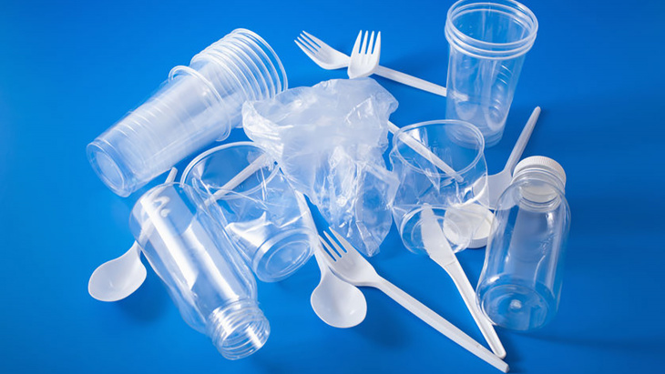 Plastique à usage unique