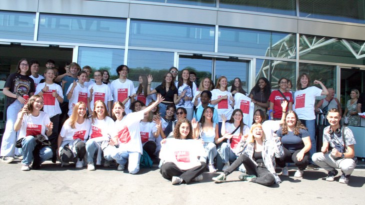 Le groupe des 48 élèves prêt à s'envoler pour étudier une année en Irlande