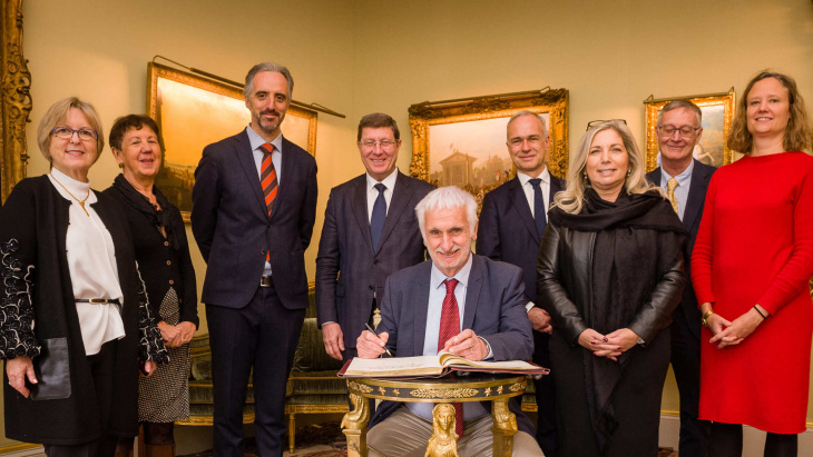 Déjeuner de courtoisie en l'honneur de Monsieur Bernard Pécoul, Fondateur de l'Organisation internationale Drugs for Neglected Diseases initiative (DNDi)
