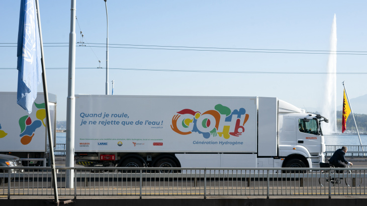 Le camion GoH sur le Pont du Mont-Blanc à Genève