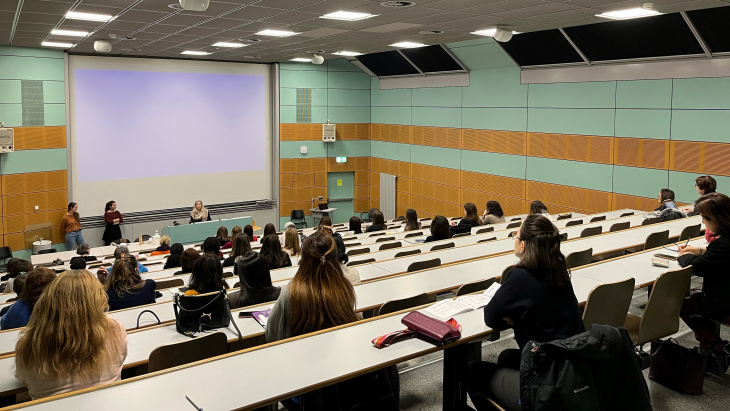 auditoire Uni mail candidates au Grand Conseil introduction Nathalie Fontanet