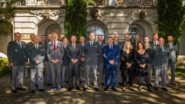 Déjeuner offert aux officiers généraux et supérieurs de l'Armée suisse