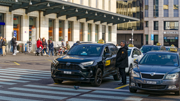 Taxis et voitures de transport avec chauffeur: suppression d'un émolument