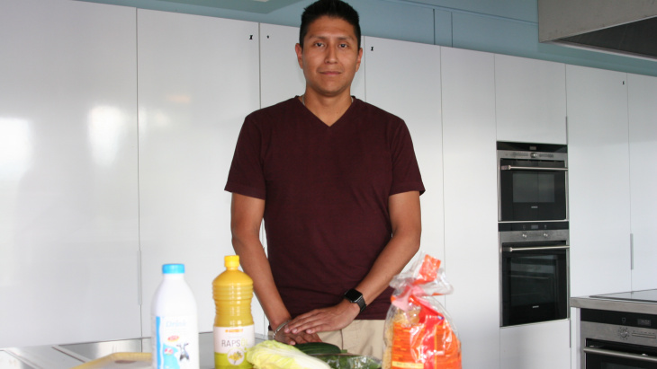 Lionel Duboule dans la salle dédiée aux cours d'éducation nutritionnelle