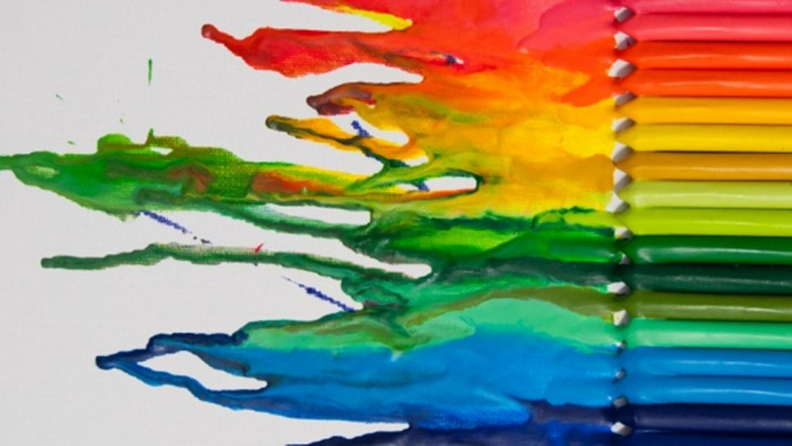 crayons arc en ciel