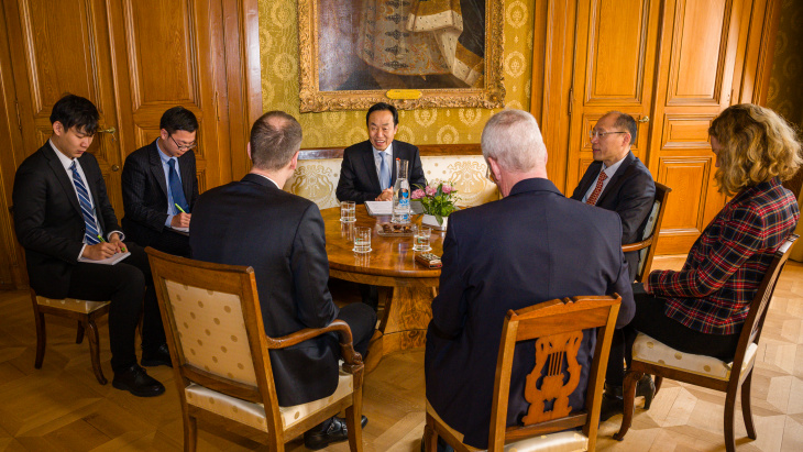 Visite de courtoisie de S.E. Monsieur Wang Shihting, Ambassadeur de la République populaire de Chine en Suisse