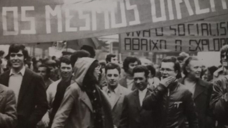 Portugais dans la rue à Genève, 1er mai 1974©Ana Benavente