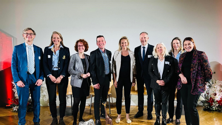 De gauche à droite : Maximilian Martin, Gaëlle Jourdan Oury, Sophie Huber, Jérôme Despont, Delphine Bachmann, Thomas Straub, Stéphanie Ruegsegger, Marie Wyss et Catherine Zimmermann