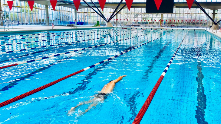 Piscine pour nageurs
