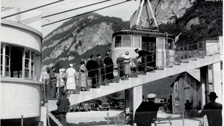 La gare inférieure du téléphérique du Salève à son ouverture