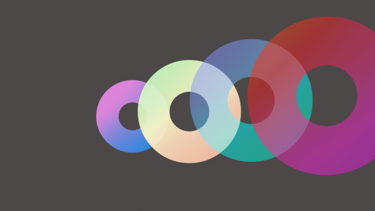 donuts couleurs sur le fond foncé