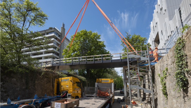 Installation passerelle piétonne