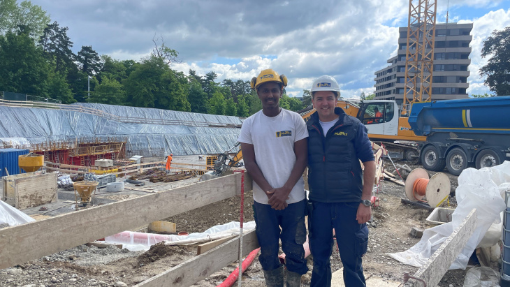 Seyoum Berhe et Romain Gregoris sur un chantier à Vieusseux, Genève