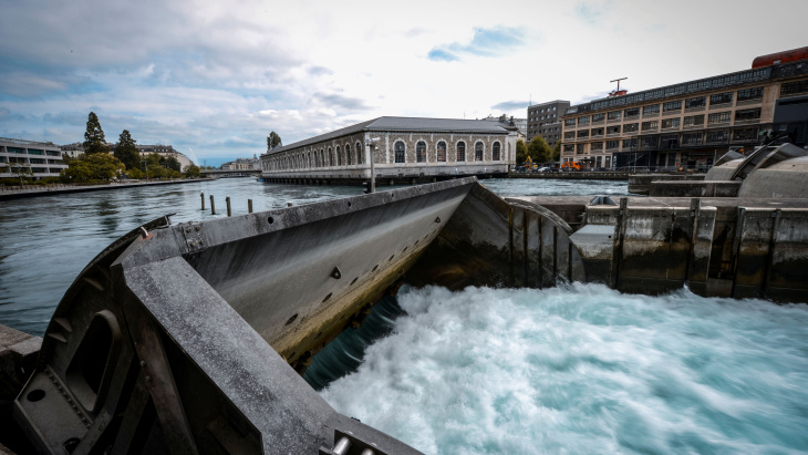 Rhône Barrage du Seujet Genève