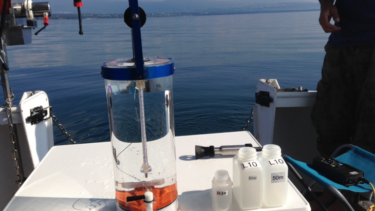 Prélèvement d'eau du lac