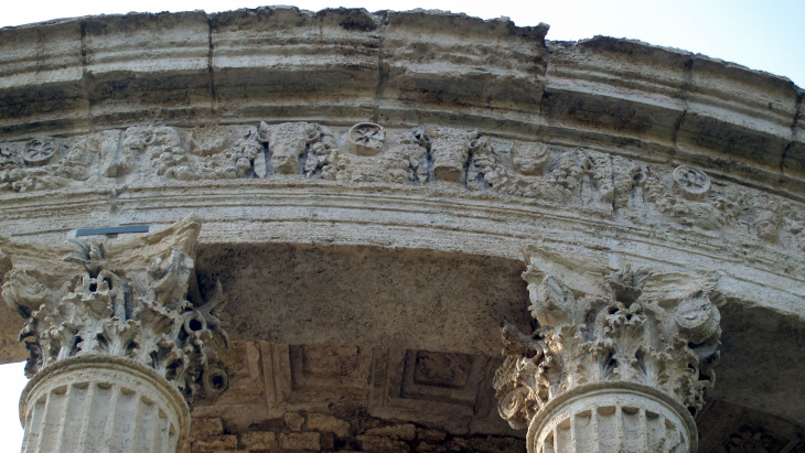 Temple de Vesta à Rome, © Wikipedia Commons, domaine public