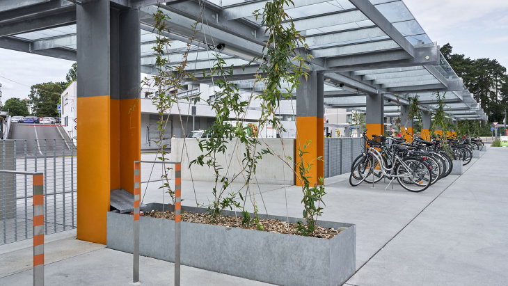 Halte de Chêne-Bourg / Serge Fruehauf