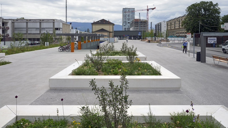 Halte de Chêne-Bourg / Serge Fruehauf