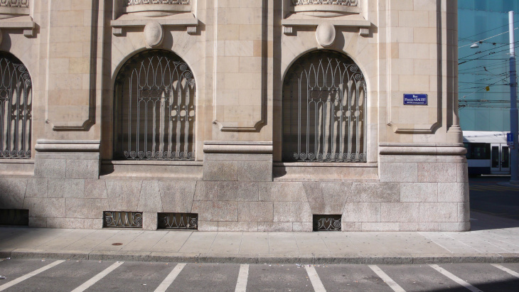 Banque populaire genevoise, rue Abauzit, © David Ripoll