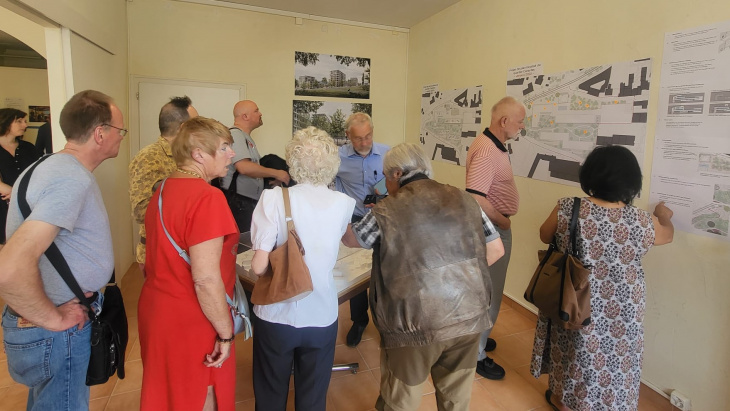 Exposition sur la concertation "Place de Carantec"
