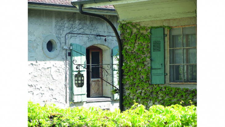 "Vieux Mesnil", dépendance et maison de maître, © office du patrimoine et des sites