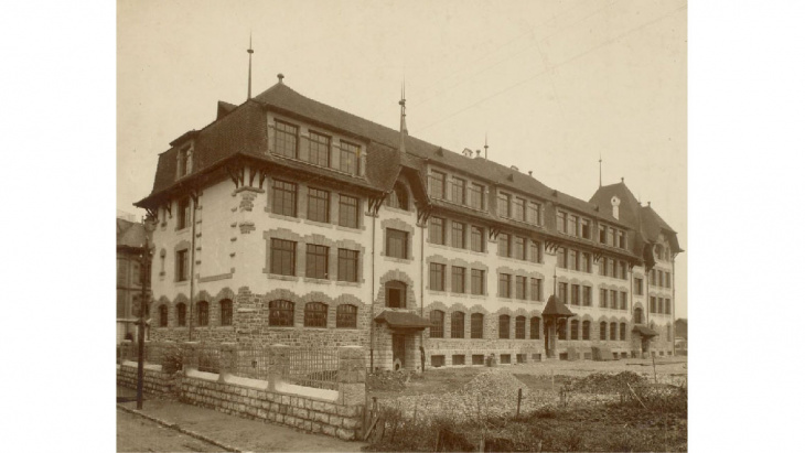 L'école des Pervenches au moment de sa construction, © Bibliothèque de Genève