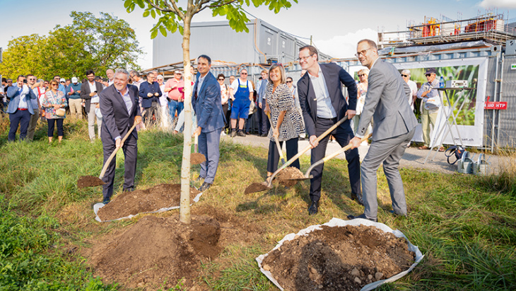 Pose symbolique de la première pierre du chantier des Grands Esserts © Simon Chamay SC-PHOTO