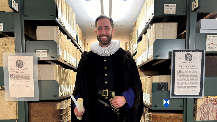 Guillaume Rychner dans le costume de Jean Gautier, secrétaire du Petit Conseil