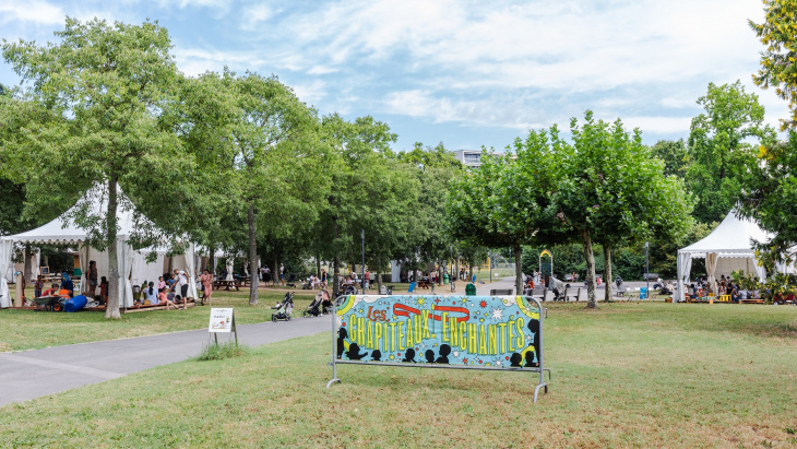 Les « chapiteaux enchantés » au parc des Micocouliers de Meyrin (14 août 2024) © Vincent Albert