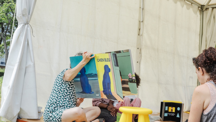 Les « chapiteaux enchantés » au parc des Micocouliers de Meyrin (14 août 2024) © Vincent Albert