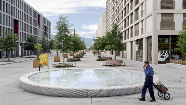 Fontaine place de la gare / Serge Fruehauf