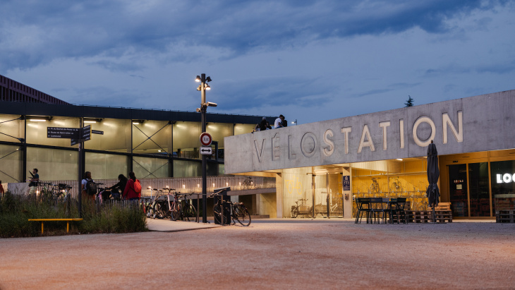 Vélostation de la gare de Lancy-Bachet - photo: Niels Ackermann (2024)