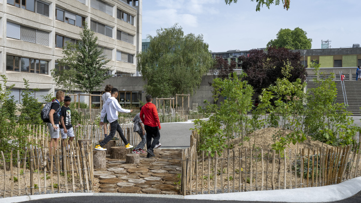 Aménagements du préau du CO de Sécheron © J. Marburg 